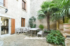 ORLEANS / PROCHE GARE<span></span>MAISON BOURGEOISE AVEC JARDIN<span></span>9 PIECES<span></span>7 CHAMBRES<span></span>205 m2<span></span>675.000 €