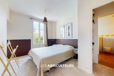 Belle demeure de caractère<span></span>10 pièces<span></span>280 m²<span></span>888 000