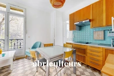 PARIS 17/ BATIGNOLLES RUE BOURSAULT - APPARTEMENT - 2 PIÈCES - 1 CHAMBRE - 37 M2 - 354 500€