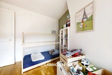 Appartement 4 pièces<span></span>2 chambres<span></span>69 m²<span></span>Paris 18