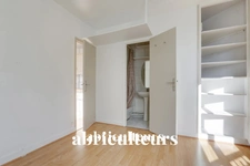 PARIS 18 EME / ABBESSES - APPARTEMENT - 2 PIECES - 1 CHAMBRE - 26 m2 - 300.000€