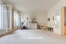 PARIS 15 - PLACE DE BRETEUIL - 5  PIECES - 146 m²