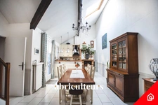 À Courbevoie, immense maison en vente 1200000