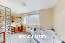 COURTENAY<span></span>MAISON ARCHITECTE<span></span>6 PIECES<span></span>4 CHAMBRES<span></span>236 M2<span></span>310.000 €