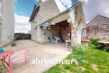 CHATEAU-LANDON<span></span>MAISON ET DEPENDANCE<span></span>5 PIÈCES <span></span>4 CHAMBRES<span></span>65 et 52 M2<span></span>192.500 €