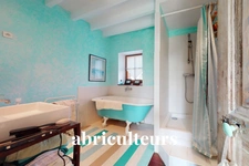 VILLEMOUTIERS / PROCHE MONTARGIS<span></span>MAISON LONGERE RENOVEE<span></span>8 PIECES<span></span>5 CHAMBRES<span></span>360 M2<span></span>375.000 €