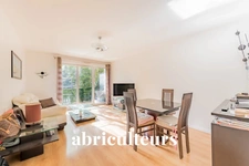 CHOISY LE ROI<span></span>APPARTEMENT AVEC BALCON ET PARKING BOX<span></span>3 PIECES<span></span>2 CHAMBRE<span></span>59M2<span></span>190.000€