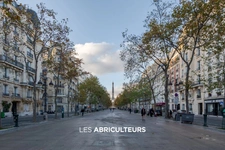 PARIS 15 - PLACE DE BRETEUIL - 5  PIECES - 146 m²