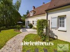 SENLIS - MAISON - 5 PIÈCES - 4 CHAMBRES - 151 M2 - 645.000 €