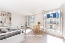 Studio<span></span>24 m² avec balcon<span></span>315 000 € <span></span>Paris 10