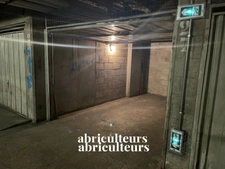 PARIS 15 / BALARD-LECOURBE<span></span>PARKING BOX<span></span>12 M2<span></span>39.000 €