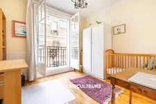 PARIS 16 / AUTEUIL - DUPLEX AVEC BALCON - 8 PIECES - 5 CHAMBRES - 1 BUREAU - 171 m2 - 1.890.000