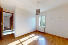 Maison d'environ 127 m2 entre Senlis et Chantilly avec un petit Jardin