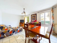 RIS-ORANGIS<span></span>MAISON<span></span>5 PIÈCES<span></span>3 CHAMBRES<span></span>76 M2<span></span>265 000 €