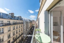 Studio<span></span>24 m² avec balcon<span></span>315 000 € <span></span>Paris 10