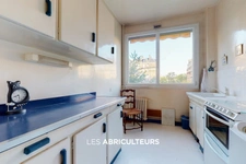 Appartement<span></span>4 pièces<span></span>2 chambres<span></span>96 m²<span></span>Paris 16ème