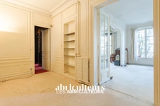 PARIS 15 - PLACE DE BRETEUIL - 5  PIECES - 146 m²