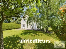 SENLIS - MAISON - 5 PIÈCES - 4 CHAMBRES - 151 M2 - 645.000 €