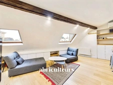 Coup de cœur - Appartement 2 pièces de 50 m² (39 m² Carrez) - Lumineux et optimisé avec balcon et mezzanine - Rue des Halles, Paris 1er