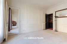 PARIS 15 - PLACE DE BRETEUIL - 5  PIECES - 146 m²