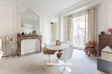 PARIS 15 - PLACE DE BRETEUIL - 5  PIECES - 146 m²