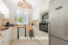 LE RAINCY / QUARTIER MAIRIE<span></span>APPARTEMENT AVEC BALCON<span></span>3 PIECES<span></span>2 CHAMBRES<span></span>60 M²<span></span>275.000 €