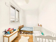 Charmant appartement de 47 m² - Lumineux avec balcon filant - 6ᵉ étage, Clichy