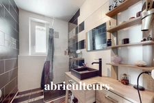 CHATEAU-LANDON<span></span>MAISON ET DEPENDANCE<span></span>5 PIÈCES <span></span>4 CHAMBRES<span></span>65 et 52 M2<span></span>192.500 €