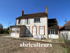 THIMORY<span></span>MAISON / APPARTEMENTS<span></span>8 PIÈCES <span></span>5 CHAMBRES<span></span>164 M2<span></span>132.500 €