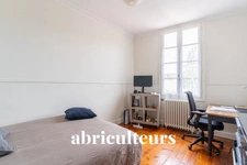 COGNAC / CENTRE-VILLE<span></span>MAISON DE VILLE AVEC TERRAIN DE 467 M2- 8 PIECES<span></span>5 CHAMBRES <span></span>230 M2<span></span>435.000€