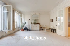 PARIS 15 - PLACE DE BRETEUIL - 5  PIECES - 146 m²