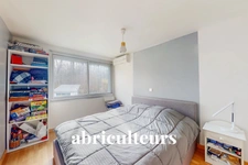 COURTENAY<span></span>MAISON ARCHITECTE<span></span>6 PIECES<span></span>4 CHAMBRES<span></span>236 M2<span></span>310.000 €