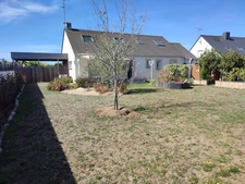 Maison 5 CHs, Bureau, Garage proche bourg.