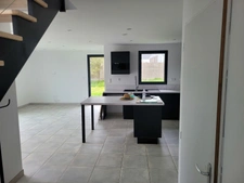 Maison 100m² sur 586m² de terrain de 2023.