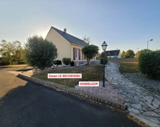 Maison de bourg 3 Chs, 1 Bureau, sur sous-sol complet, cave.