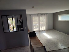 Maison 5 CHs, Bureau, Garage proche bourg.