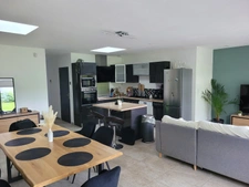 Maison récente de 2019, 3Chambres, un bureau. Sans frais d'aménagement.
