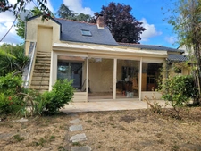 Maisons deux chambres avec dépendances, studio, sur beau terrain