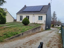 Maison de bourg à Ligné. 2 chambres + 2 possibles, Bureau, Garage