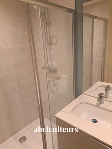 Menton Quartier Riviera : Superbe 2 pièces traversant entièrement rénové avec Terrasse et Place de parking