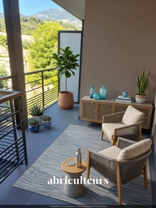 Menton Quartier Riviera : Superbe 2 pièces traversant entièrement rénové avec Terrasse et Place de parking