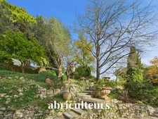 Propriété d'artistes au cœur de 2 ha de verdure - Cantaron