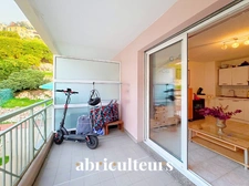 T2 Lumineux avec Terrasse & Piscine - Menton Acacias