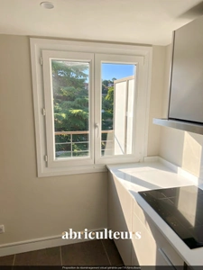 Menton Quartier Riviera : Superbe 2 pièces traversant entièrement rénové avec Terrasse et Place de parking