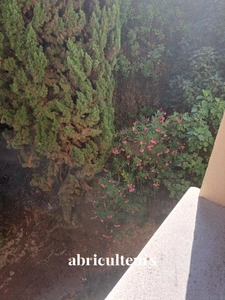 Menton Quartier Riviera : Superbe 2 pièces traversant entièrement rénové avec Terrasse et Place de parking