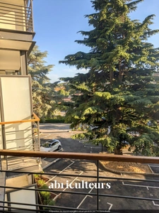 Menton Quartier Riviera : Superbe 2 pièces traversant entièrement rénové avec Terrasse et Place de parking