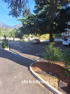 Menton Quartier Riviera : Superbe 2 pièces traversant entièrement rénové avec Terrasse et Place de parking