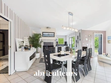 À Erdeven, contemporaine spacieuse et lumineuse, à 10 min des plages<span></span>Calme, vie familiale et prestations de qualité