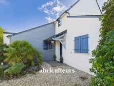 À Erdeven, contemporaine spacieuse et lumineuse, à 10 min des plages – Calme, vie familiale et prestations de qualité