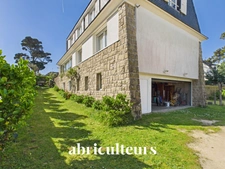 Villa d’exception à 80 m de la Grande Plage – 205 m² – 8 chambres – Jardin paysager, terrasse et grand garage – Carnac Plage